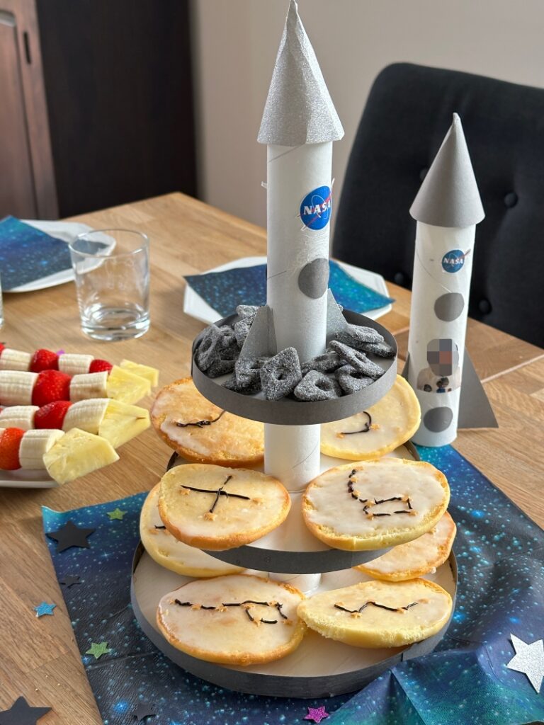 Weltraum Tortenaufleger Set – Mit Astronaut, Rakete & Sternen, Für Geburtstag & Babyshower Party
